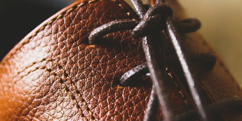 چرم دانه ایی کامل full grain leather